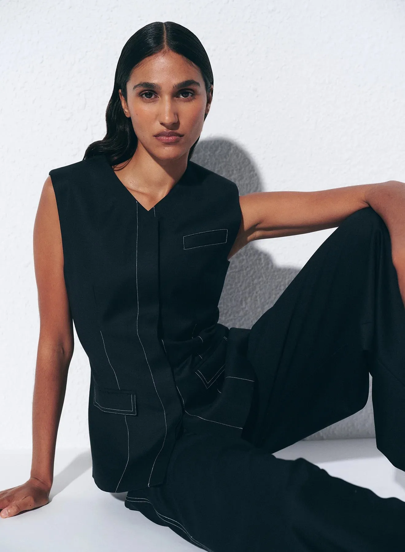 Anna Quan Phillipa Top (Black W/ Top Stitch)