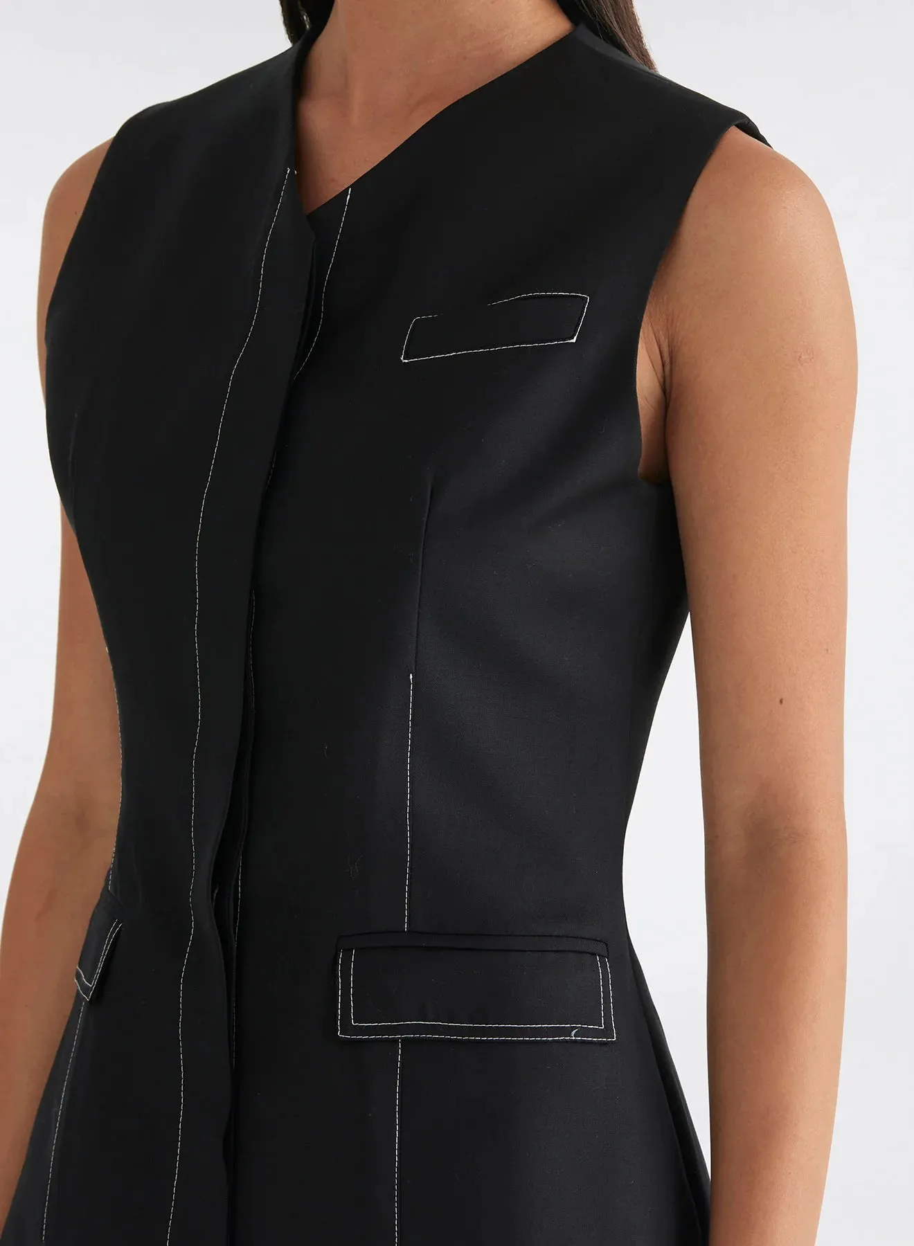 Anna Quan Phillipa Top (Black W/ Top Stitch)