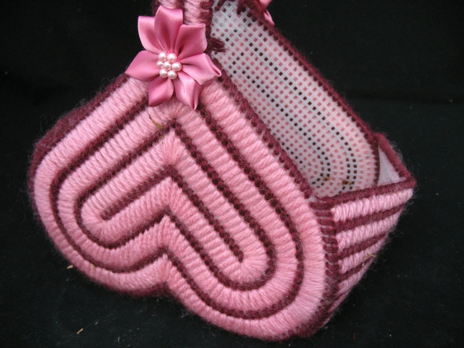 HANDMADE Craft PINK RED Maroon STRIPE STRIPED HEART HEARTS VALENTINE VALENTINES DAY GIFT BASKET CONTAINERS BASKETS